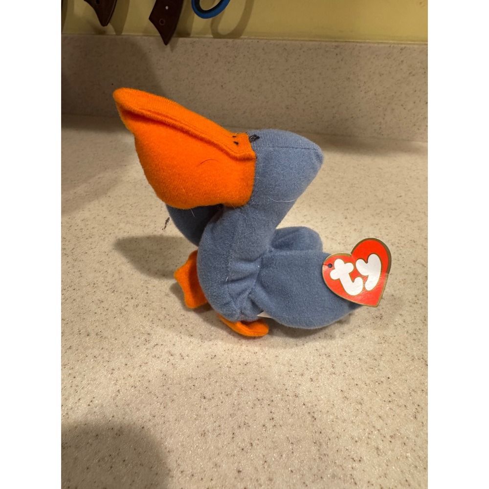 Scoop Pelican Beanie Baby 1996 with tag